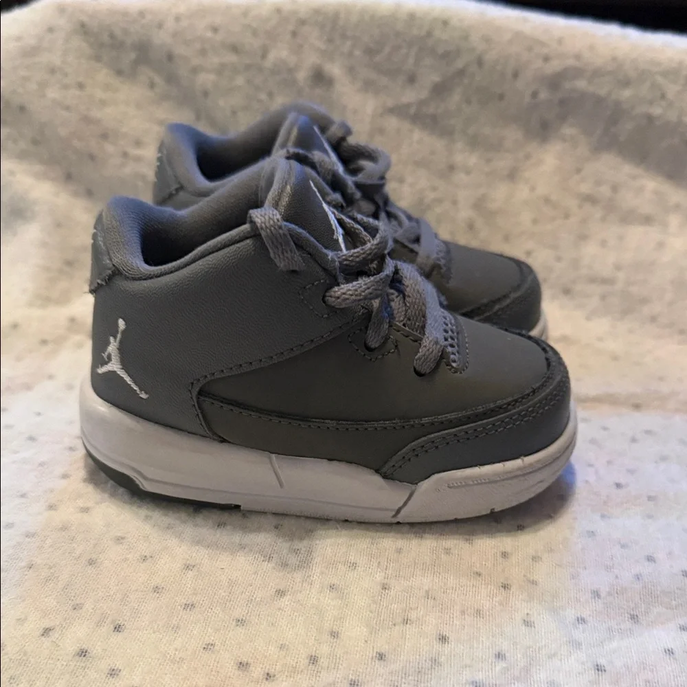 Jordan Flight Origin 3 size 4C toddler